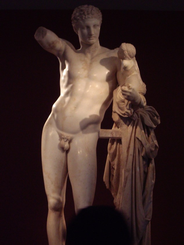 Statue d'Hermès portant Dionysos 045