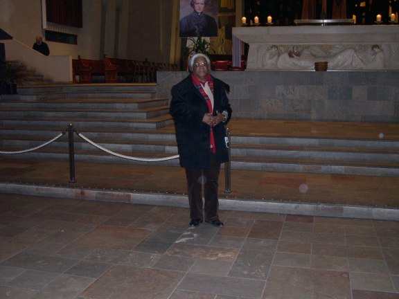 Jeanne devant l'autel