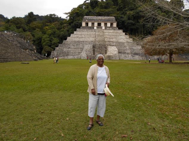 DSCN0050 c'est  dans ce temple que fut découverte la tombe du Roi Pakal