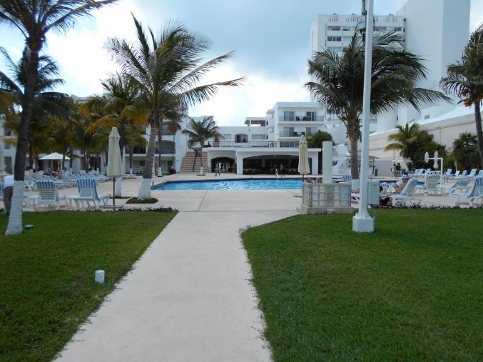 DSCN0149 Piscine de l'hôtel 5 étoiles