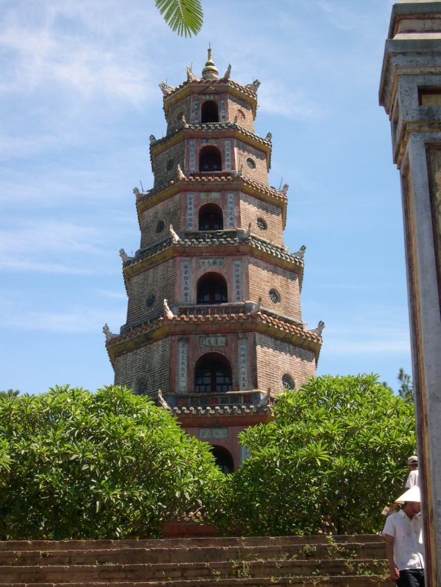 Visite de la Pagode de la Dame Céleste construit en 1601
