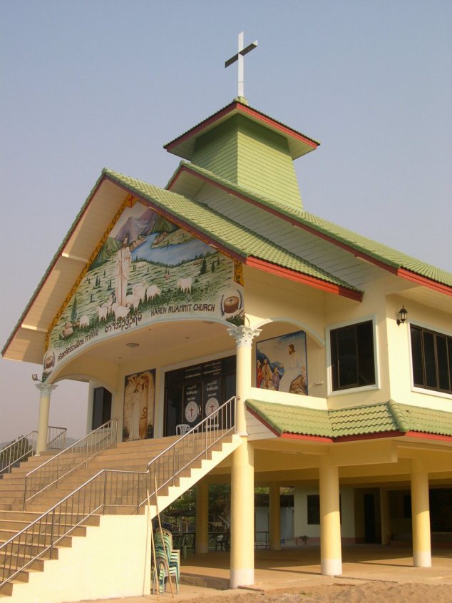 village karen eglise catholique n°1
