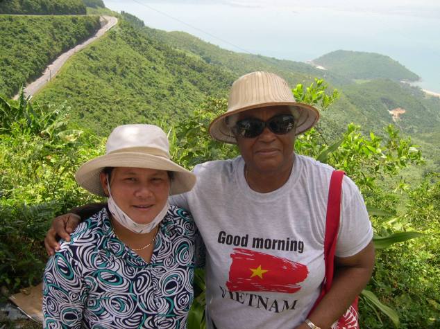 en route pour HOIAN 3 Jeanne avec une Viet