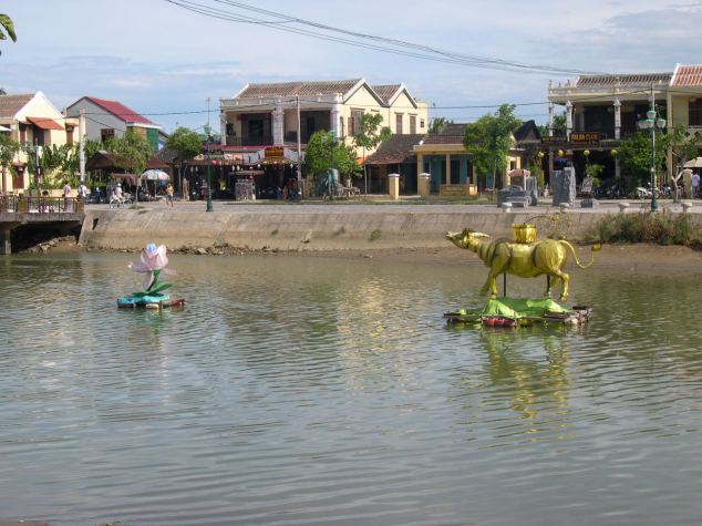 Maisons à Hoian et leur petit canal