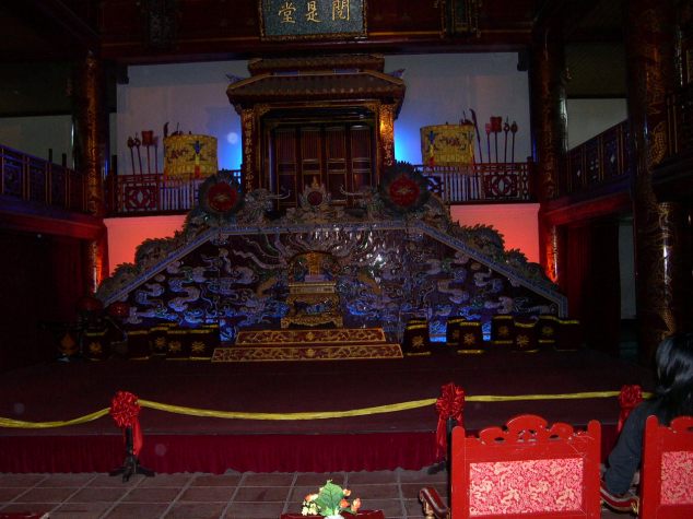 Visite de la Cité Imprériale des Nguyen 5 le Théatre