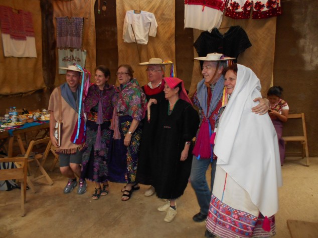 DSCN0024 partie du groupe déguisés